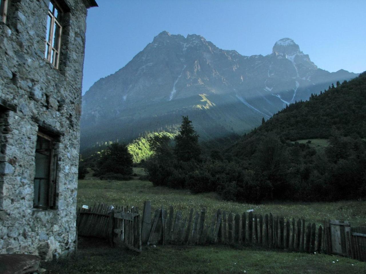 Peak Mazeri Guest House Room photo